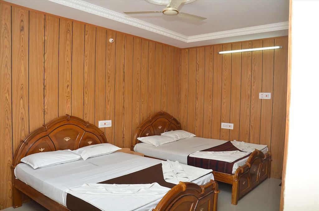 Saravanan Lodge Madras Zewnętrze zdjęcie
